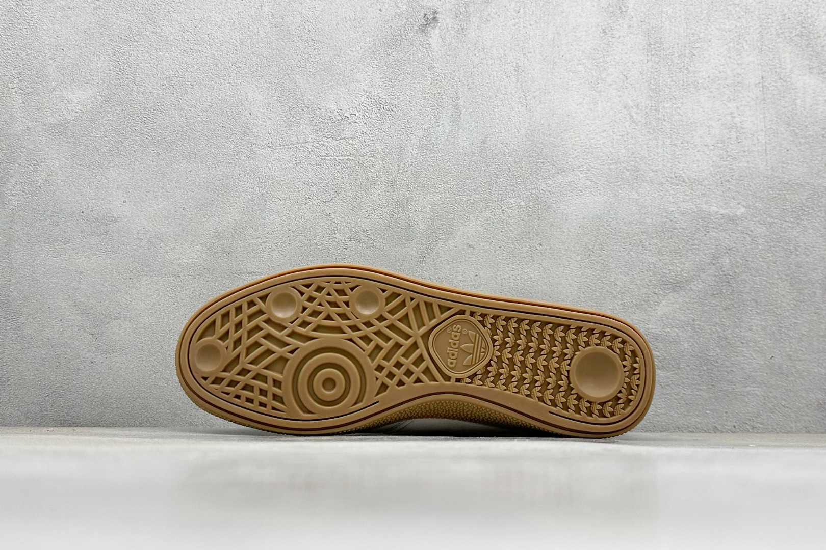 阿迪达斯adidas Handball Spezial ST纯原版本手球系列黑灰生胶复古板鞋 莆田复刻鞋代理 货号：JI2608