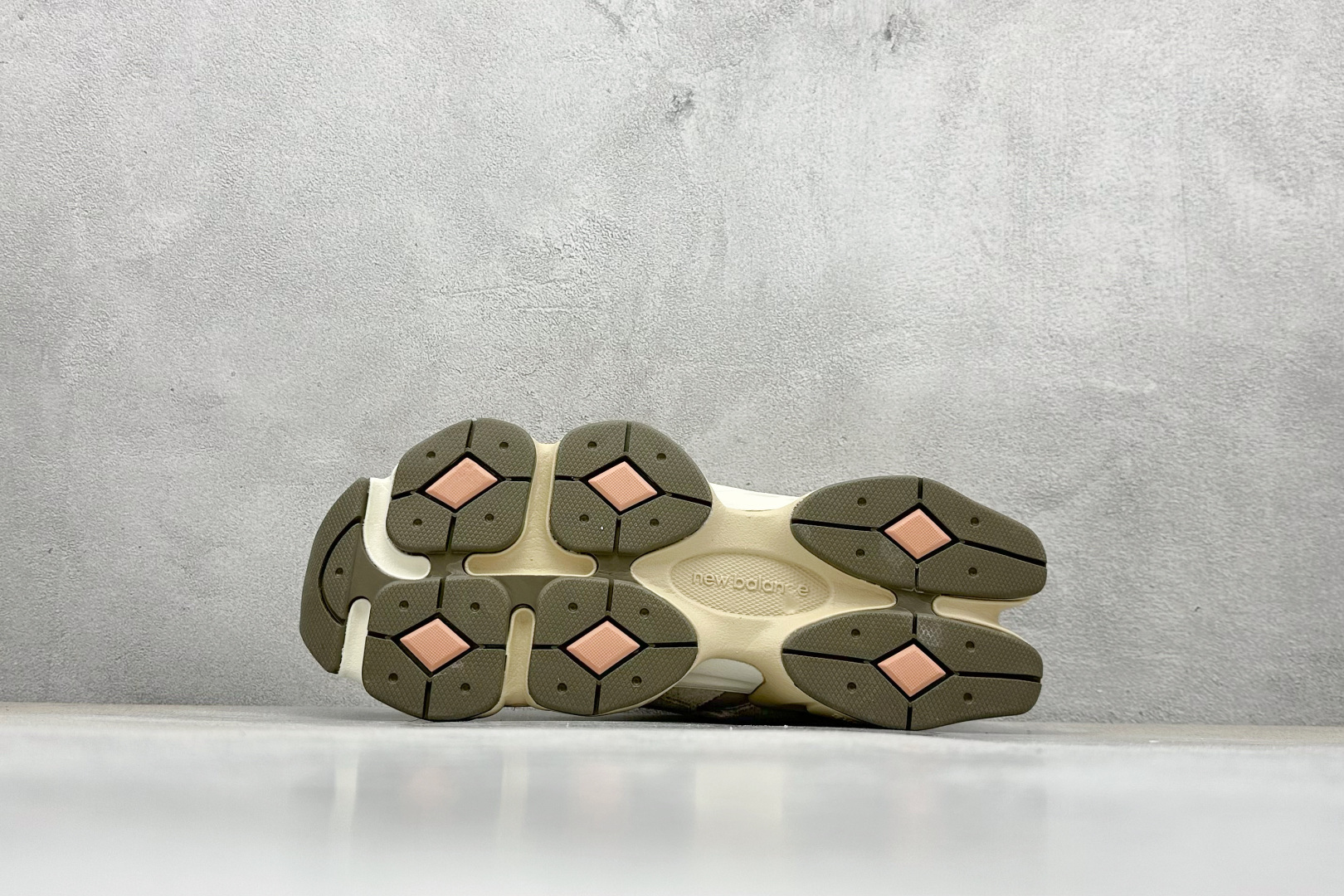 新百伦New Balance 9060纯原版本NB9060棕橘色复古慢跑鞋 莆田新百伦货源 货号：U9060CWF