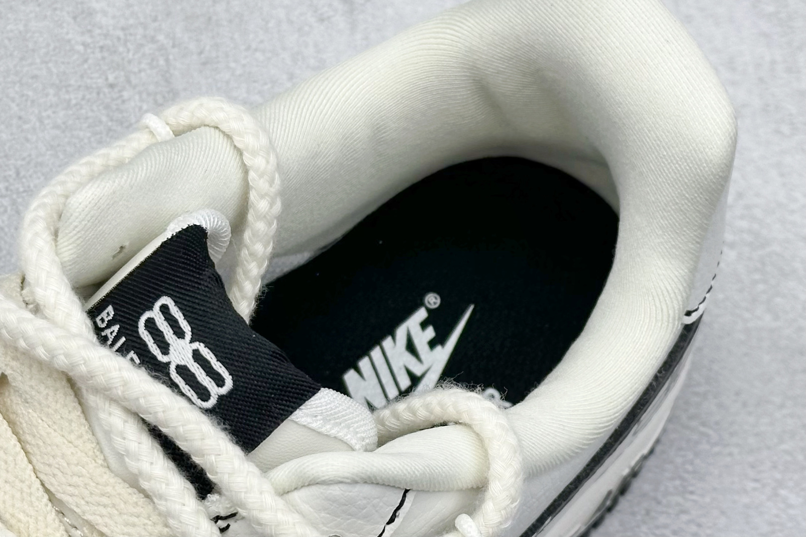 耐克Nike Air Force 1 Low 07 x Balenciaga巴黎世家联名款白黑绑带小钩空军一号低帮休闲板鞋信息资讯大全 货号：AM1588-019