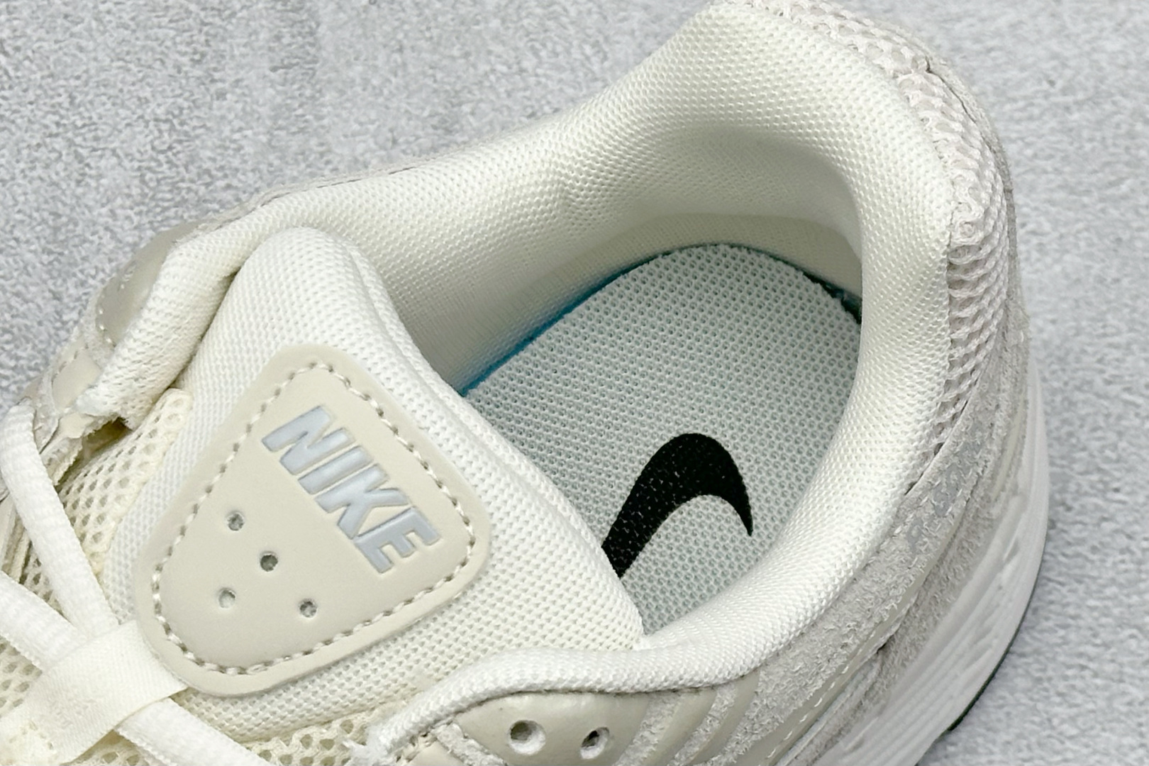 耐克Nike P-6000纯原版本灰白色复古厚底老爹鞋 莆田鞋货源 货号：HF0015-100