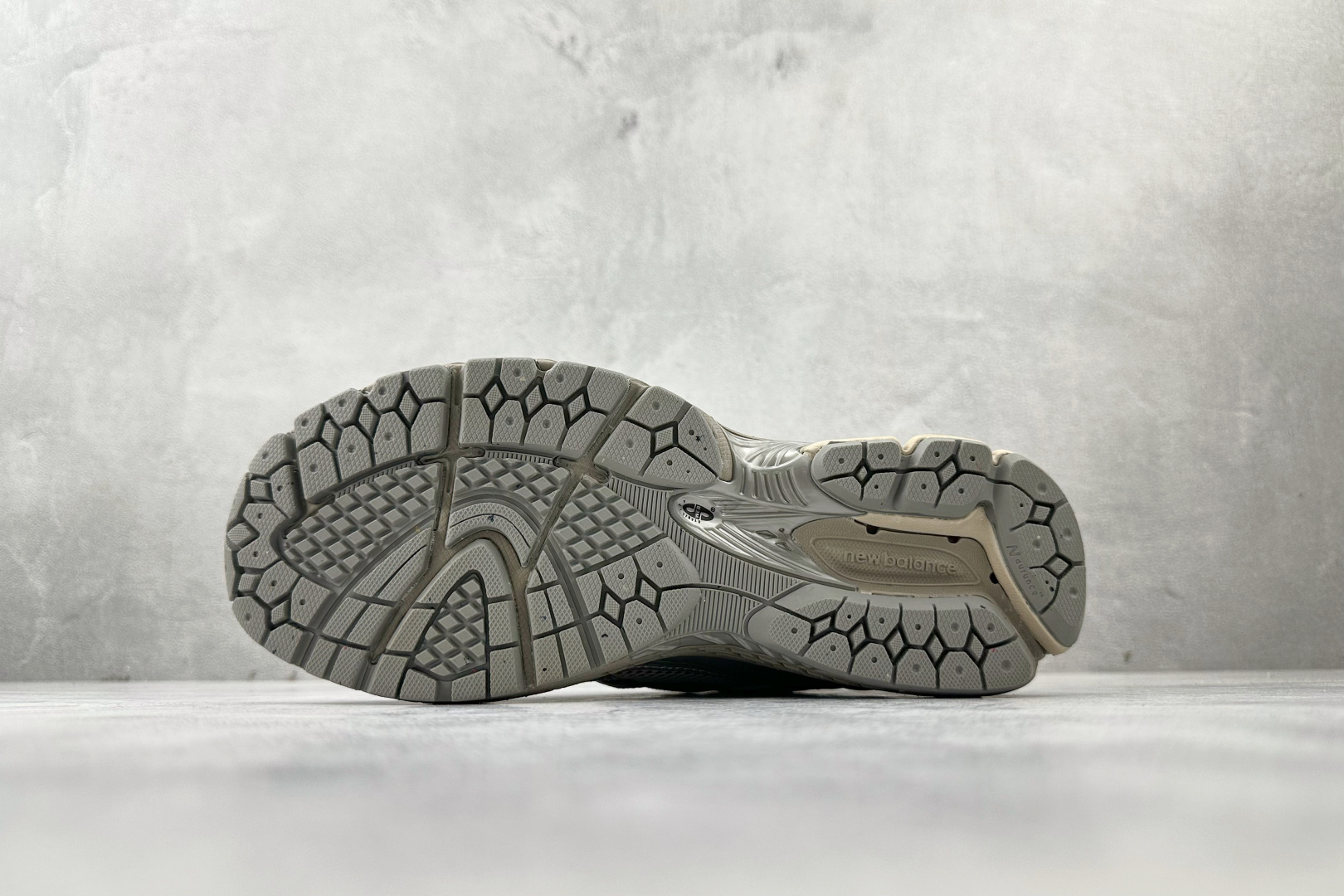 新百伦New Balance 1906纯原版本NB1906棕褐色复古跑鞋 莆田新百伦货源 货号:U1906RCP