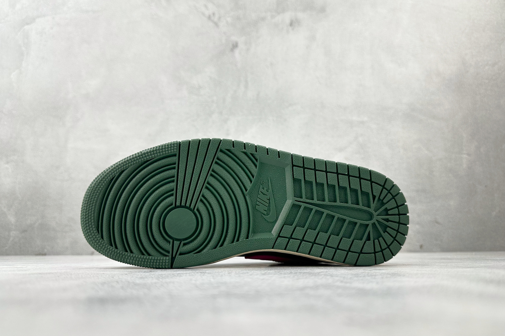 乔丹Air Jordan 1 Low纯原版本低帮AJ1“西瓜”绿粉色篮球鞋 莆田AJ货源 货号：DC0774-300