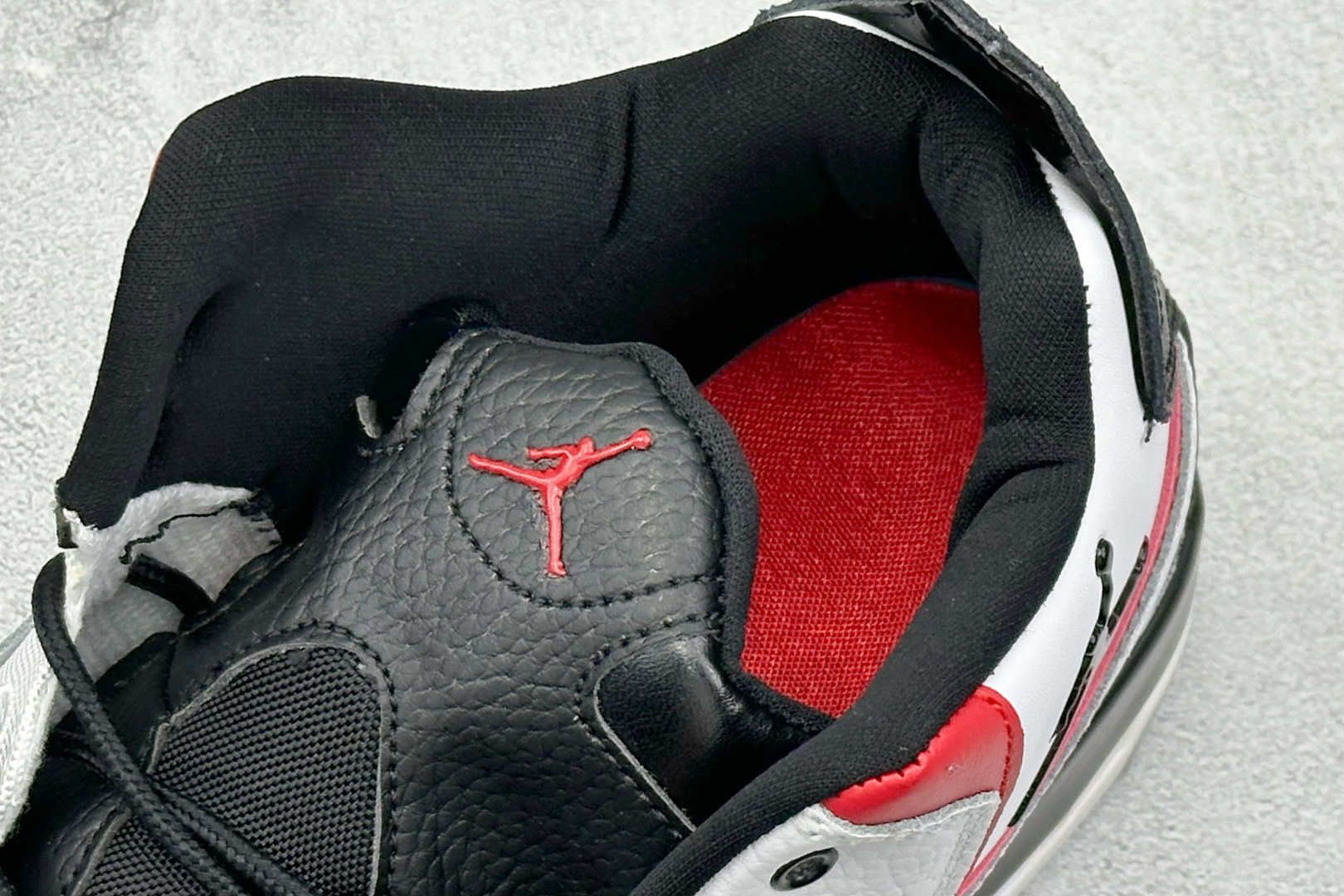 乔丹Air Jordan Courtside 23纯原版本AJ23白黑红复古篮球鞋 莆田AJ工厂 货号：HV1808-101