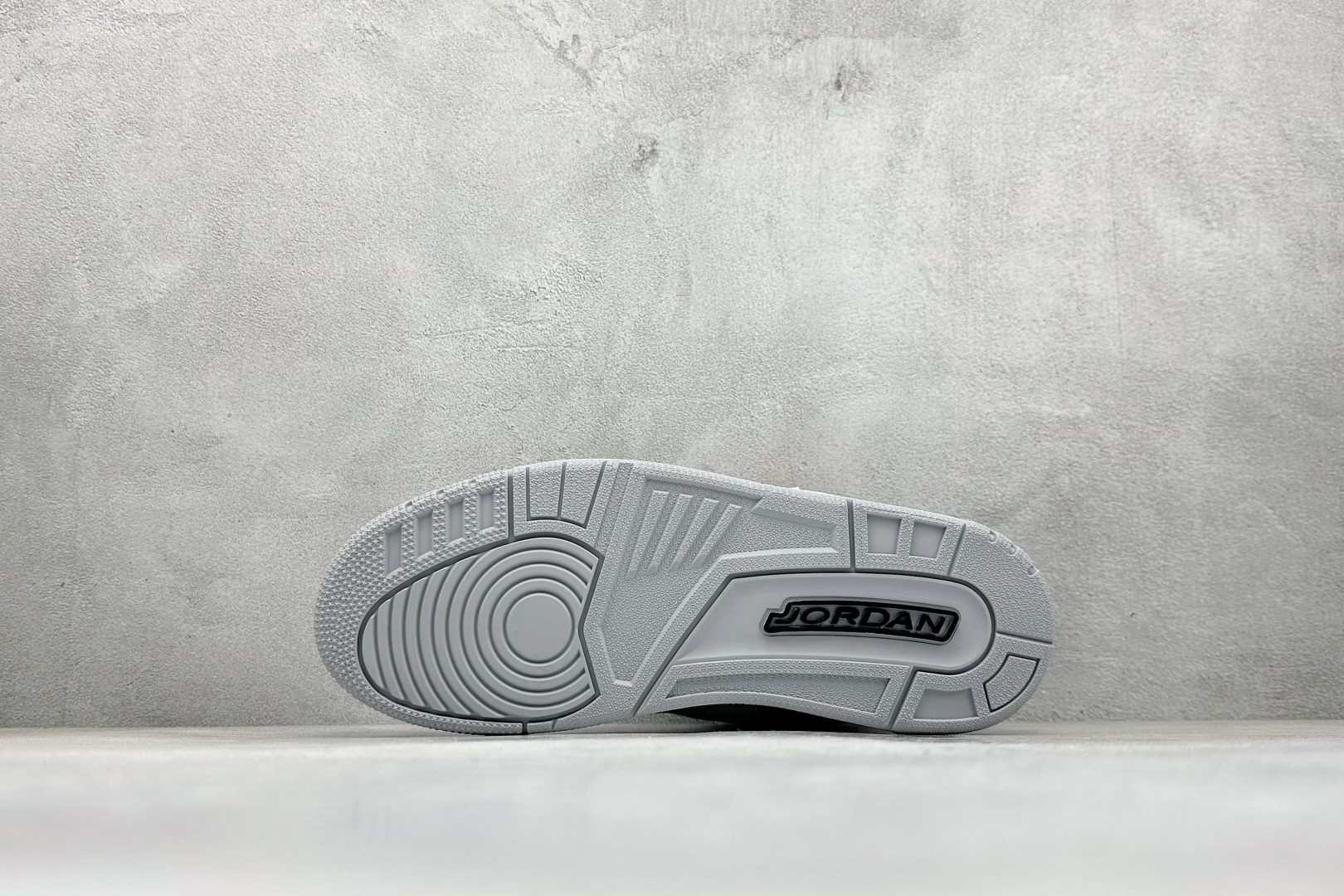 乔丹Air Jordan Courtside 23纯原版本AJ23白黑红复古篮球鞋 莆田AJ工厂 货号：HV1808-101