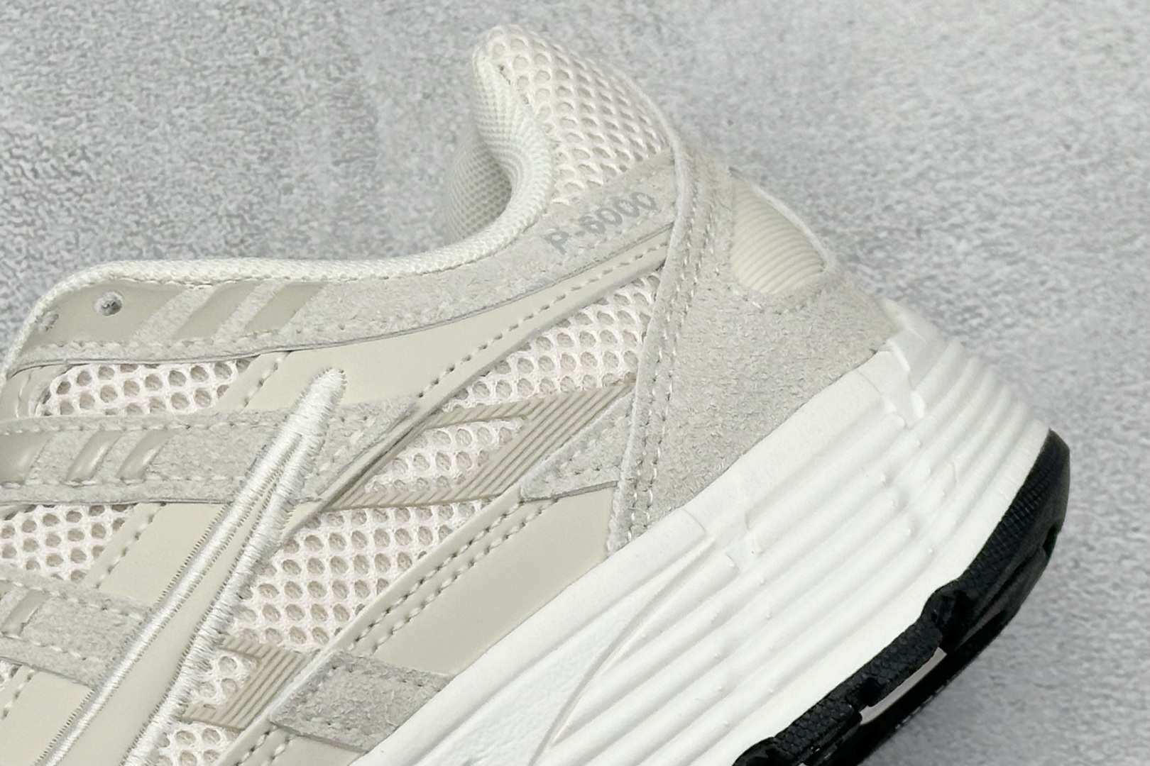 耐克Nike P-6000纯原版本灰白色复古厚底老爹鞋 莆田鞋货源 货号：HF0015-100