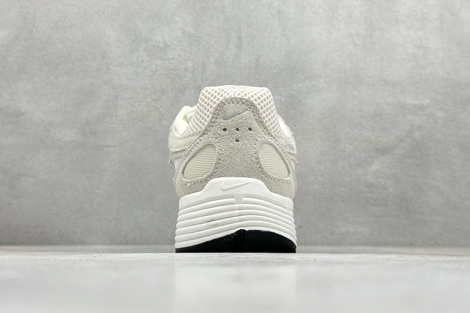耐克Nike P-6000纯原版本灰白色复古厚底老爹鞋 莆田鞋货源 货号：HF0015-100