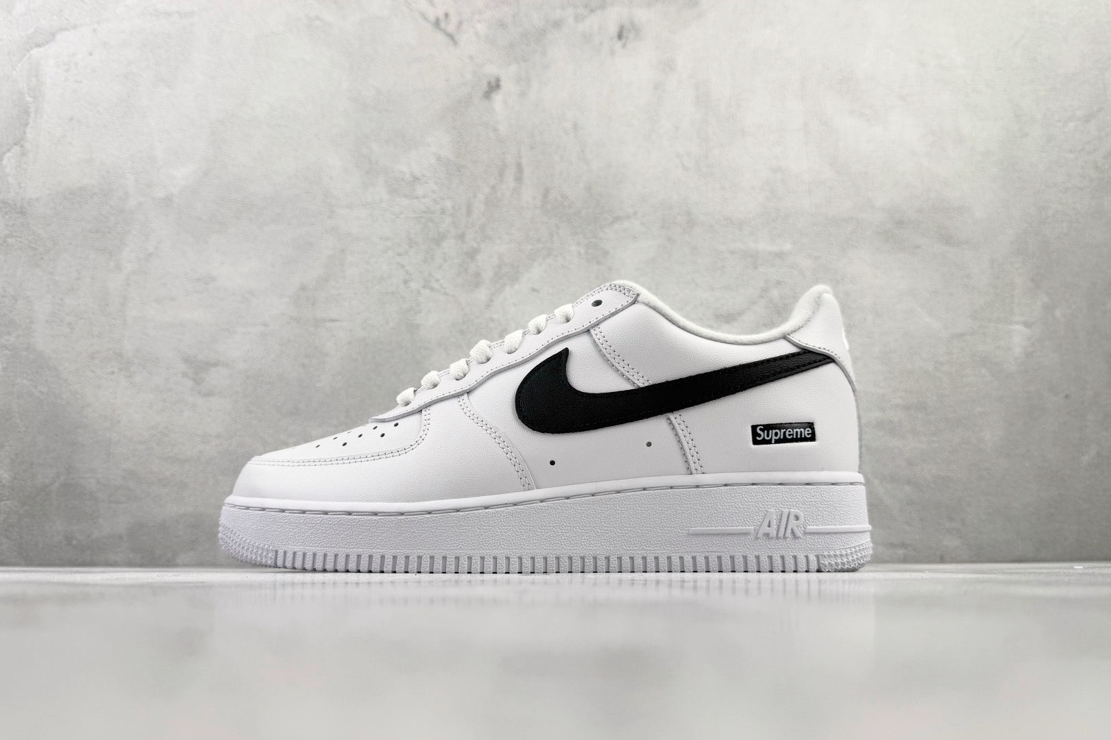 耐克Supreme x Nike Air Force 1 Low SP纯原版本Supreme联名AF1空军一号白黑勾低帮运动板鞋 莆田耐克代理 货号：CU9225-102