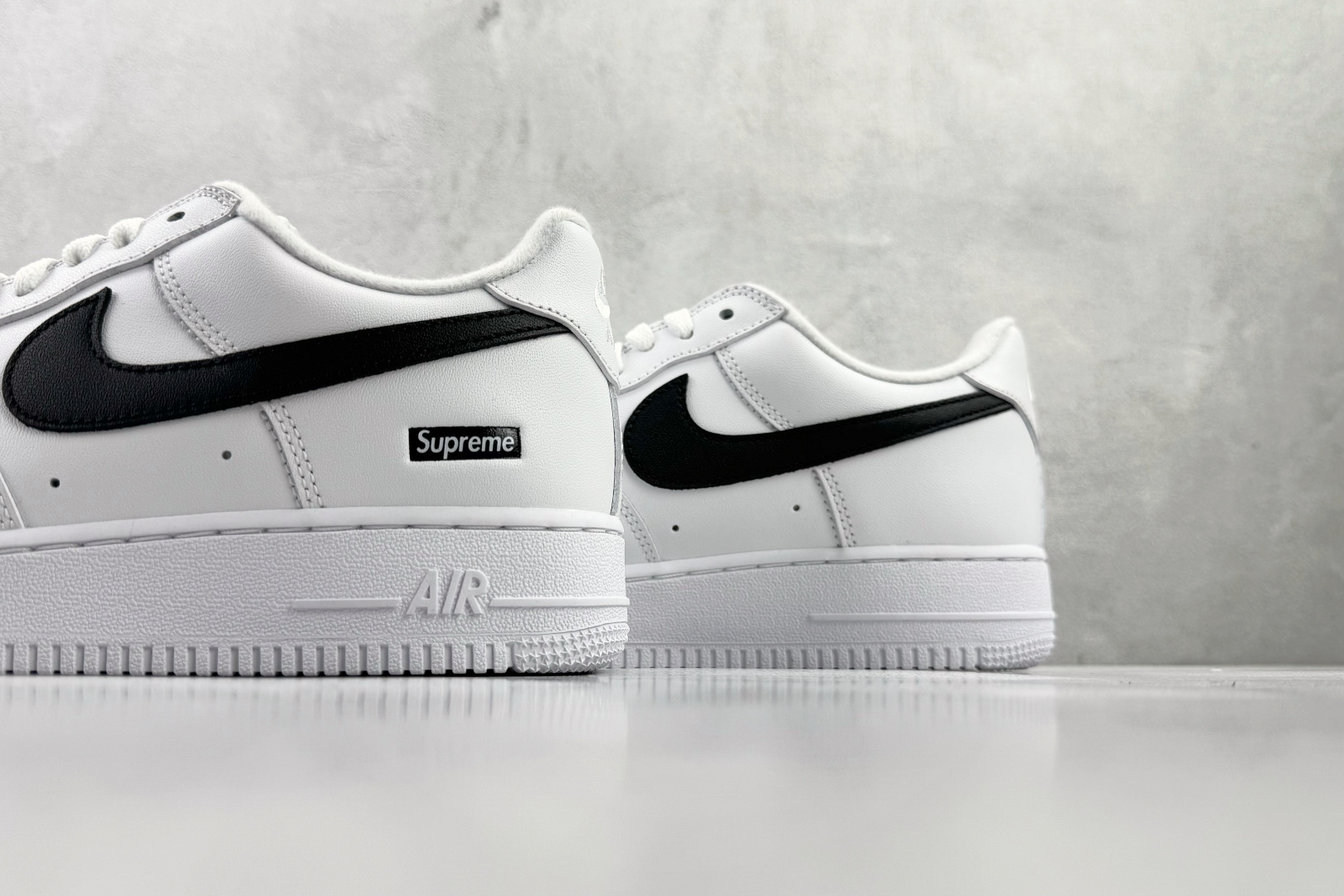 耐克Supreme x Nike Air Force 1 Low SP纯原版本Supreme联名AF1空军一号白黑勾低帮运动板鞋 莆田耐克代理 货号：CU9225-102
