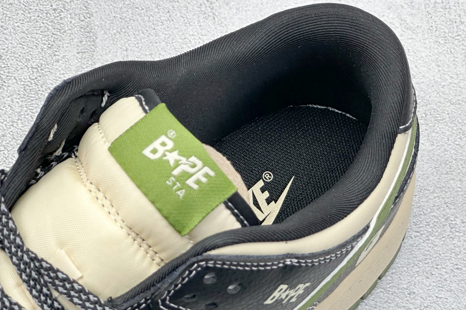 耐克Nike SB Dunk Low纯原版本猿人头联名SB Dunk 迷彩绿勾低帮板鞋 莆田耐克档口 货号：SJ8888-003