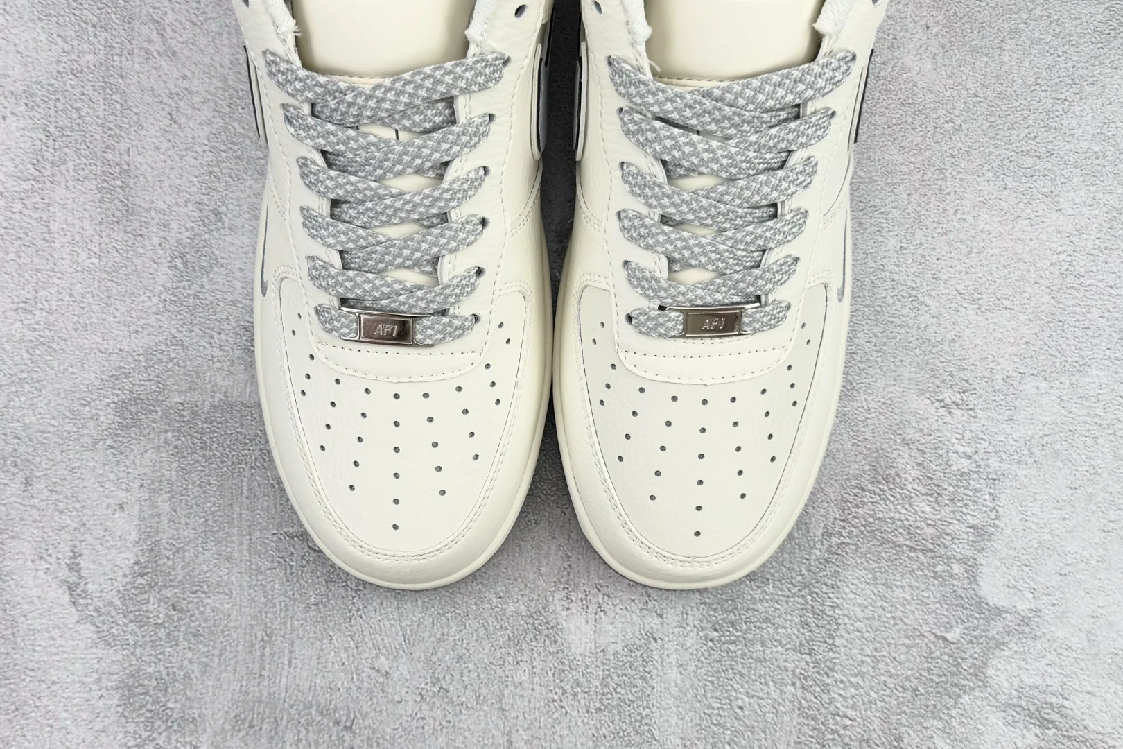 耐克Nike Air Force 1'07 Low纯原版本空军一号AF1米白灰标低帮板鞋 莆田耐克货源 货号：CS5288-042